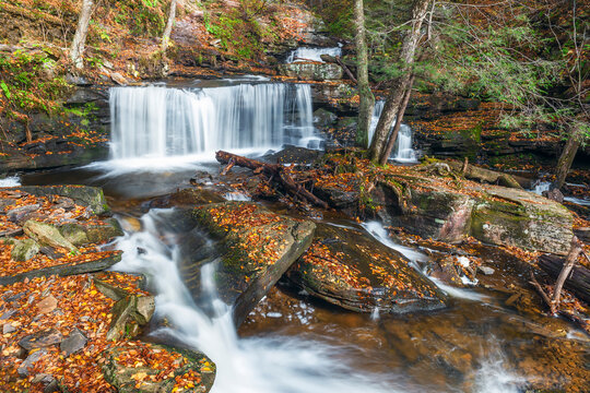 Seneca Falls in autumn. Ricketts Glen State Park. Pennsylvania