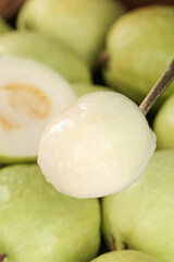 Fresh Guava Fruit from Guangxi China with Soft White Flesh and Heart-Shaped Center