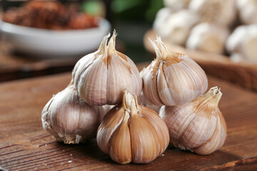 Fresh Shandong Garlic Bulbs and Cloves on Wooden Board - Kitchen Food Photography