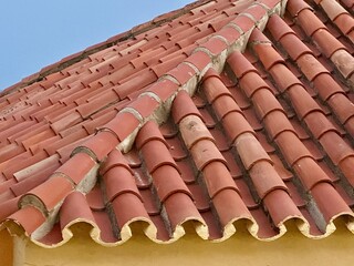 Red roof shingle element