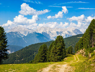 Malerische Gebirgslandschaft, Tirol, Österreich