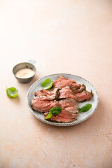 Cold roast beef with sauce