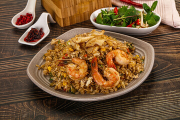 Vietnamese fried rice with prawn and squid Kom Ran