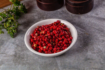 Dry pink pepper corn spice