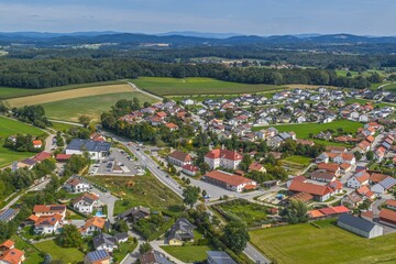 Ausblick auf den niederbayerischen Ort Iggensbach in der Region Donau-Wald