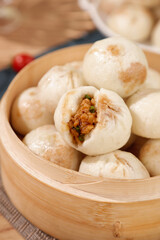 Xiaolongbao Shengzhou Traditional Chinese Steamed Pork Dumplings Fresh Meat Long Noodles Bamboo Steamer