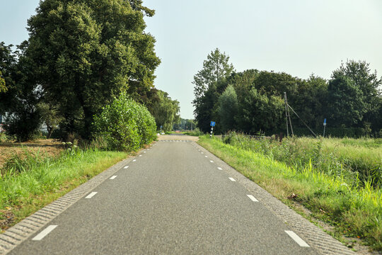 country roads, ditches and meadows at the new to raise village Cortelande