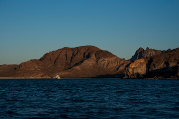 El mar de Cortez y sus monta&ntilde;as