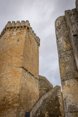 Muralla y torre medieval de Freixo de Espada à Cinta (Portugal)
