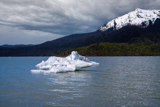 Exploring Mendenhall Glacier's stunning icebergs in Alaska's landscape