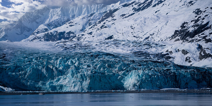 Mendenhall Glacier showcases stunning icebergs in Alaska's wilderness