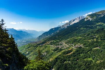 Vue sur les montagnes suisses