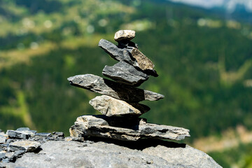 Équilibre des pierres- Montagne en Suisse