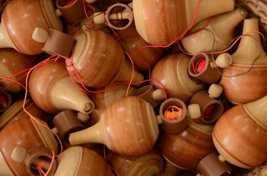 Pi&atilde;o, brinquedo de madeira da inf&acirc;ncia 