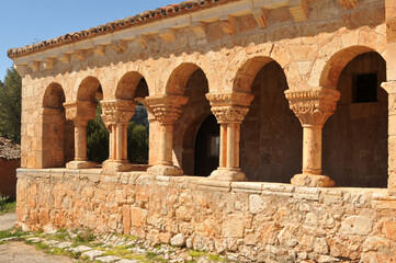 Obraz premium iglesia de san miguel arcangel en Andaluz. Soria.España