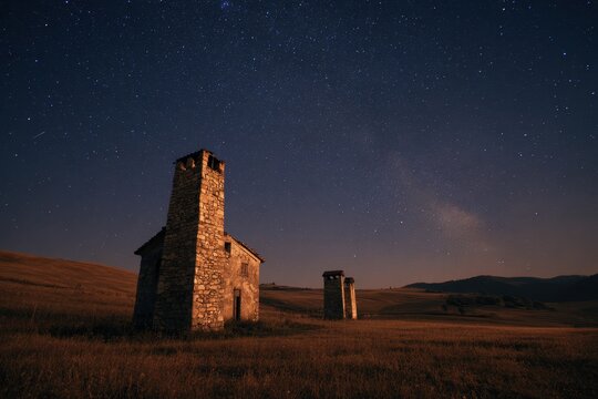 Magical San Lorenzo Night: Shooting Stars Illuminate the Milky Way in a Starry Sky