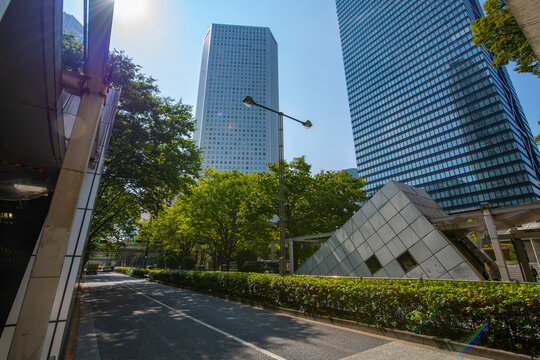 Shinjuku Mitsui Building and Sumitomo Building in West Shinjuku (Nishi Shinjuku), Shinjuku City, Tokyo, Japan.