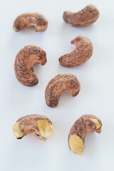 皮つきカシューナッツ