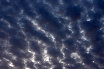 Dramatischer Wolkenhimmel am Abend im Süden von Gran Canaria