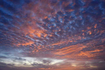 Dramatischer Wolkenhimmel am Abend im Süden von Gran Canaria