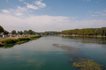Citta' di Avignone, il suo fiume e i i suoi monumenti