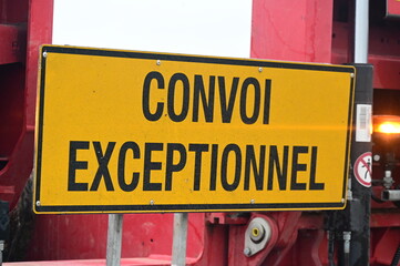 Convoi exceptionnel camion
