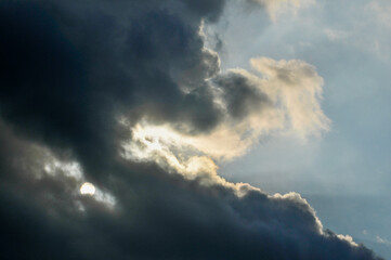 Obraz premium Beautiful storm clouds on a summer night with pinks and blues.