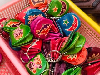 Traditional Indian crafts handmade by Indian artisans.