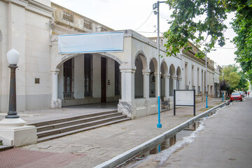 Fototapeta premium archway in the old train station