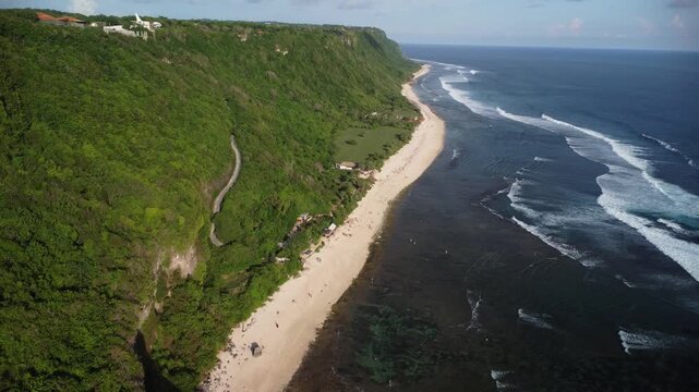 Karang Boma Cliff: Majestic Ocean View and Dramatic Coastal Landscape in Uluwatu, Bali