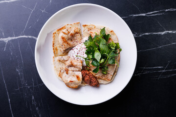 Creamy Chicken Flatbread Plate With Yogurt Sauce, Parsley