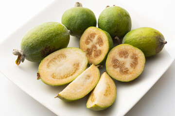 カットしたフェイジョアの実