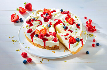Beeren Schmand Torte mit Quark Erdbeeren, Torte, Erdbeeren, Obsttorte, Yoghurt