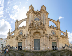 Obraz premium Jerez de la Frontera, Spain - May 15, 2025: Details of the exterior facade of the cathedral in Jerez de la Frontera, Spain
