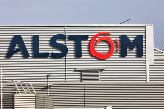 Enseigne ALSTOM groupe ferroviaire