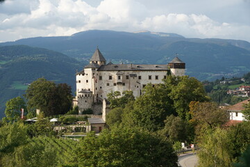 Schloss Pr&ouml;sels in V&ouml;ls am Schlern