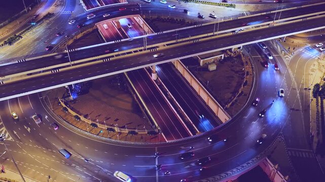 Expressway, Self-driving autonomous electric cars of the future with elements move along a busy traffic intersection. Artificial Intelligence, Car Scan, GPS Tracking, Smart Roads, IoT, highway	