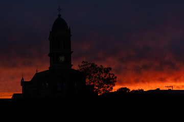 Obraz premium church at sunset