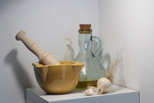 Ingredients to manually make the traditional Catalan Allioli sauce