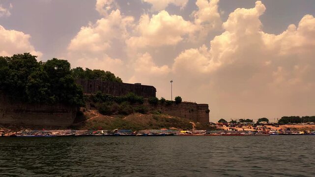 akbar fort prayagraj | akbar fort view from sangam