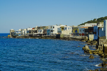 Inselort Mandraki auf der griechischen Insel Nisyros in der südlichen Ägäis