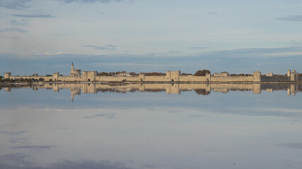 Aiguemortes et les salins