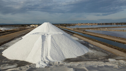 Aiguemortes et les salins