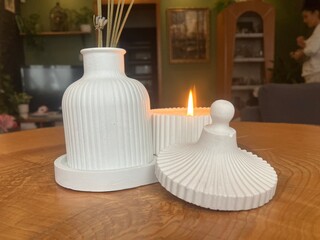 Świeczka w domu © RadoslawStan