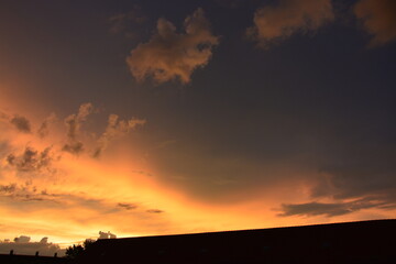 Sonnenuntergang am Haus