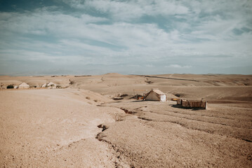 Des tentes Berbères dans le désert du Maroc