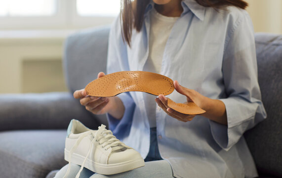 Orthopedic insoles protect feet, prevent flat feet and improve posture. They provide medical support, reduce pain and ensure healthy walking for adults and children. Proper insoles keep feet strong.