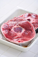 マグロのテール（本マグロ）輪切りの生食材