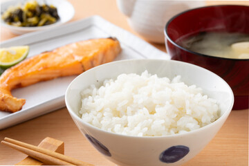ご飯と銀鮭の塩焼き