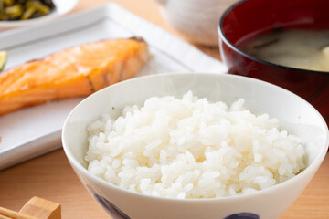 ご飯と銀鮭の塩焼き